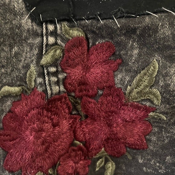 Aeropostal Embroidered Denim Jacket size M - Picture 9 of 14